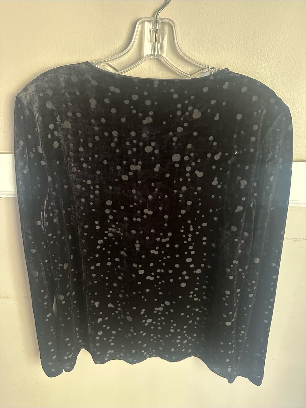 Alfani Black Velvet Dot Keyhole Long Sleeve Top Size M - Picture 2 of 3